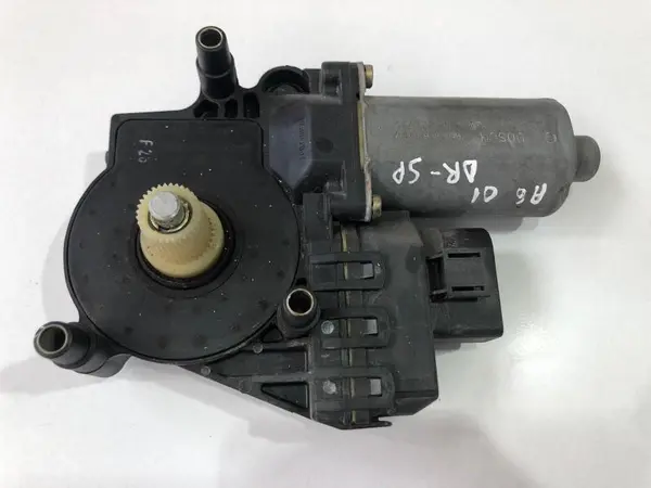 Motoras macara geam dreapta spate 0130821785 Audi A6 (1997-2004) [4B, C5]