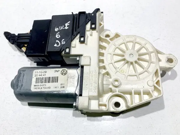 Motoras macara geam dreapta spate 1K0959704AG Volkswagen Jetta 3 (1992-1998)