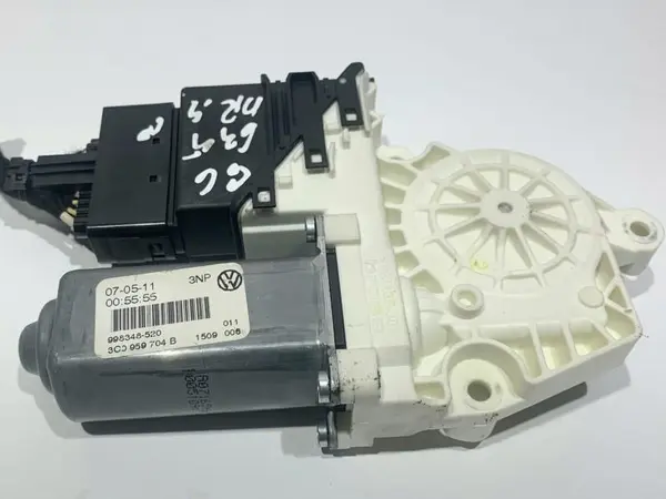 Motoras macara geam dreapta spate 3C0959704B Skoda Octavia 2 facelift (2008-2013)