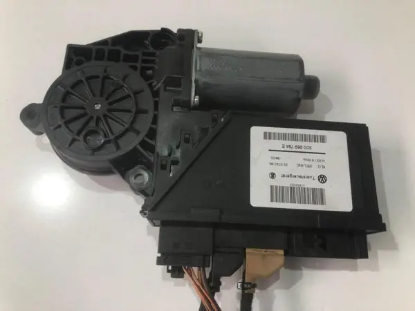 Motoras macara geam dreapta spate 3d0959794e Volkswagen Phaeton (2002-2010)