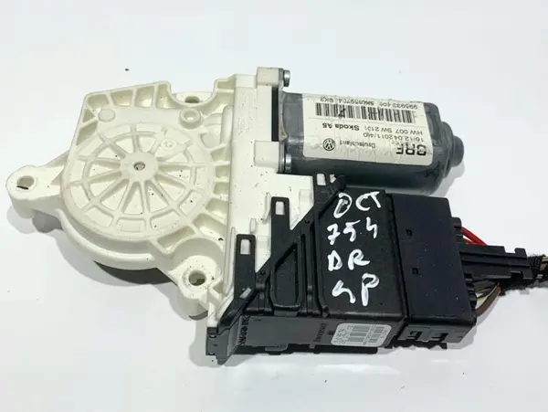 Motoras macara geam dreapta spate 5K0959704A Volkswagen Touran facelift (2010-2015) [1t3]