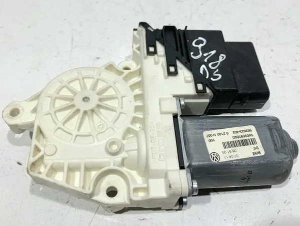 Motoras macara geam dreapta spate 5N0959704D Volkswagen Tiguan (2007-2011)