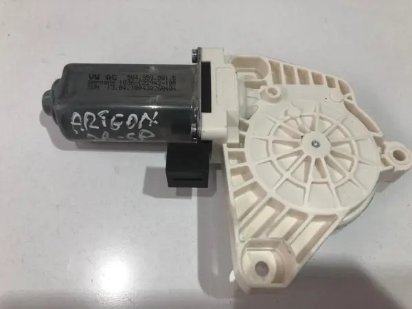 Motoras macara geam dreapta spate 5q4959801b Volkswagen Passat B8 (2014-2019)