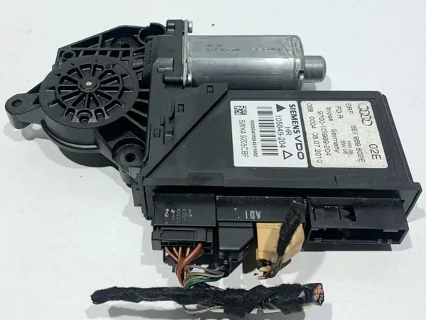 Motoras macara geam dreapta spate 8E0959802E Seat Exeo (2008-2013)