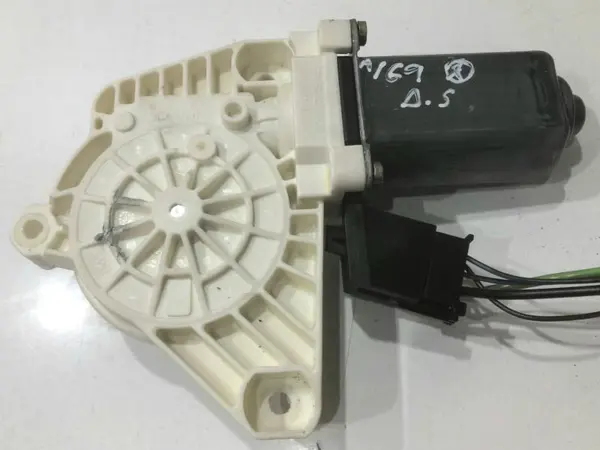 Motoras macara geam dreapta spate a1698202042 Mercedes B-Class (2004-2011) [W245]