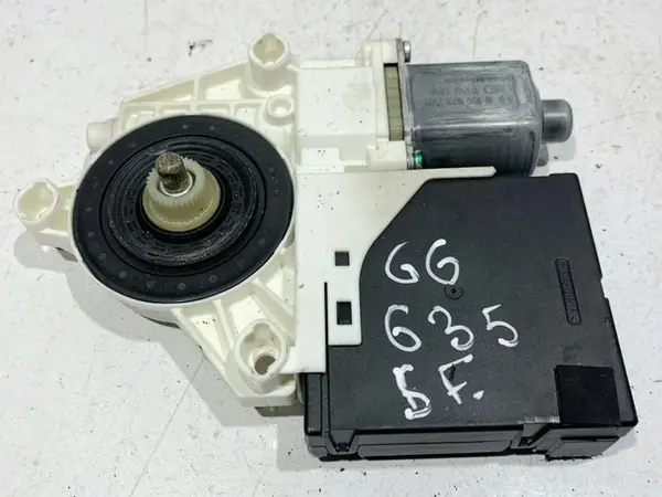 Motoras macara geam stanga fata 1K5837401BD Volkswagen Golf 5 (2004-2009)