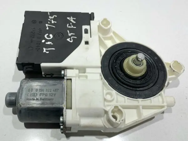 Motoras macara geam stanga fata 5K0959793 Volkswagen Golf 6 (2008-2013)