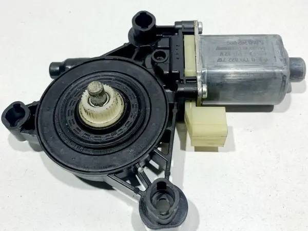 Motoras macara geam stanga fata 5Q0959801B Skoda Superb 3 (2015-2019)