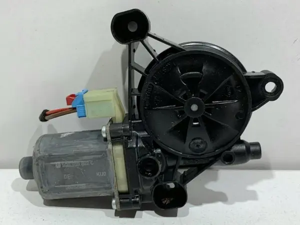Motoras macara geam stanga fata 5Q0959802C Skoda Octavia 3 facelift (2017-2019)