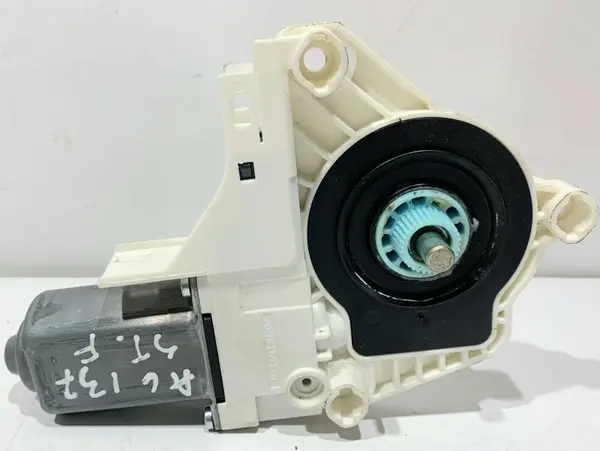 Motoras macara geam stanga fata 8K0959801B Volkswagen Touareg 2 (2010-2015) [7P]