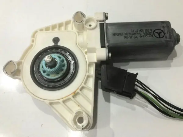 Motoras macara geam stanga fata a1698201742 Mercedes B-Class (2004-2011) [W245]