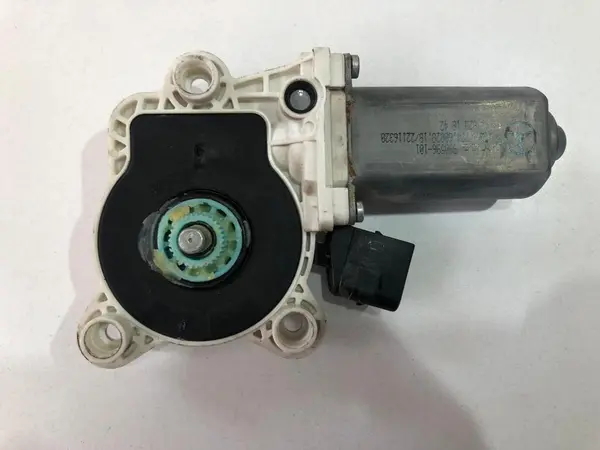 Motoras macara geam stanga fata a2118201842 Mercedes C-Class (2001-2007) [W203]