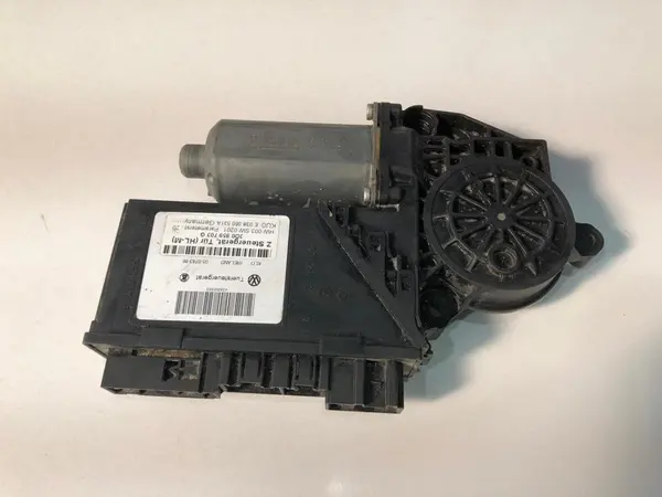 Motoras macara geam stanga spate 3d0959703g Volkswagen Phaeton (2002-2010)