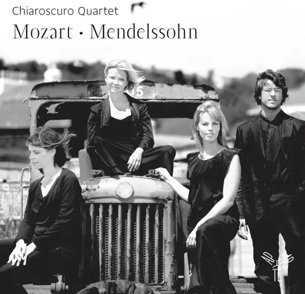 Mozart: String Quartet No.15; Mendelssohn: String Quartet No.2 Op.13 | Chiaroscuro Quartet