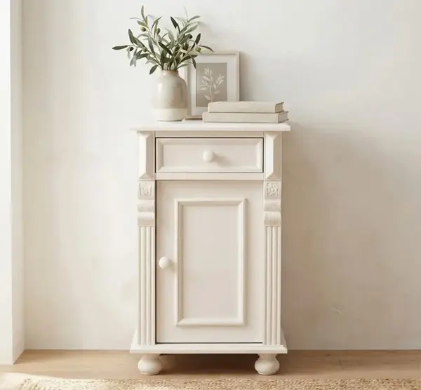 Noptiera cu ornamente, 1 usa si 1 sertar cu finisaj Cream Antic