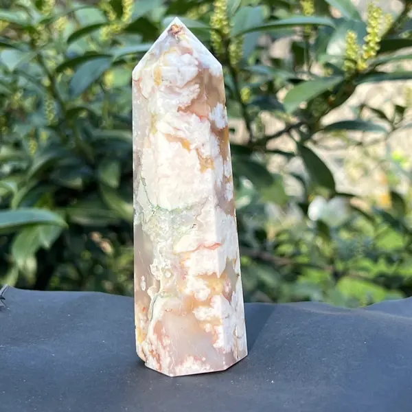 Obelisc agat coral floare model 3