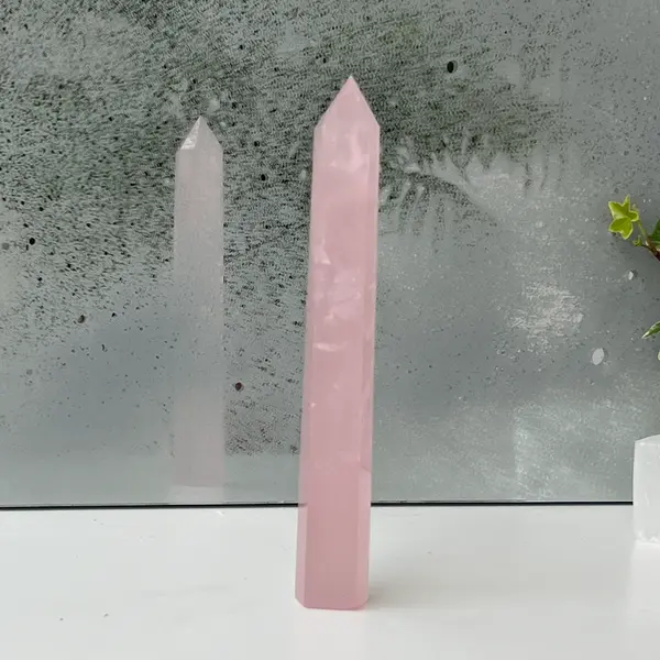 Obelisc cuart roz Namibia model 4