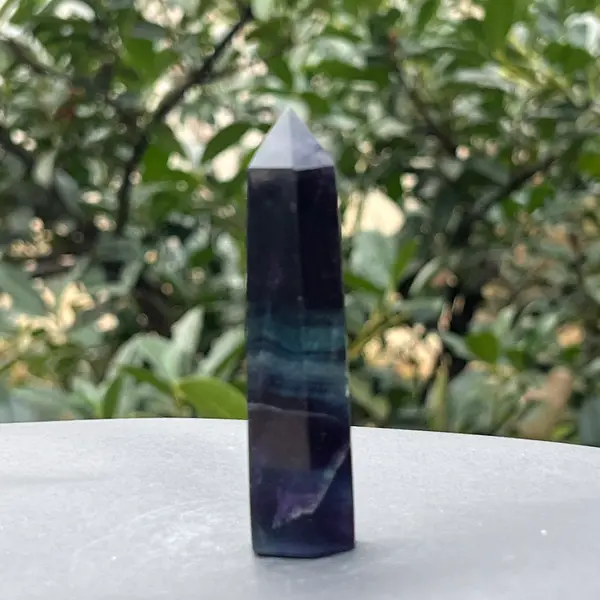 Obelisc fluorit curcubeu model 21