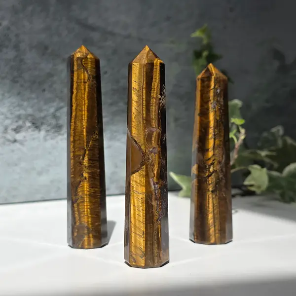 Obelisc ochi de tigru