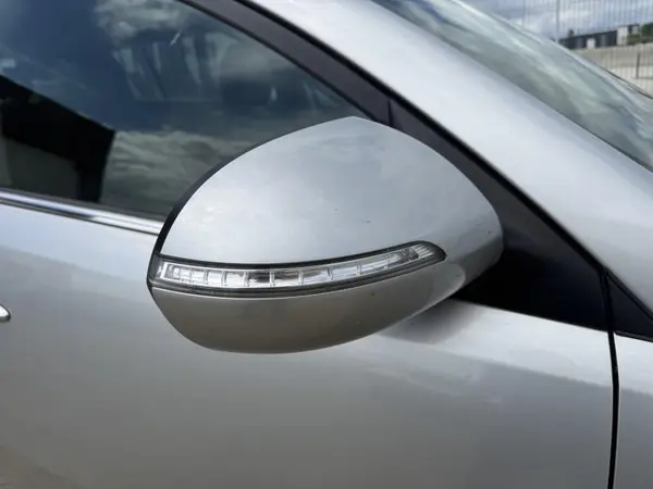 Oglinda dreapta cu rabatare electrica culoare argintie Kia Sportage (2010-2015)