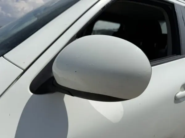 Oglinda stanga culoare alba - 326 963021KZ0A Nissan Juke (2010-2014)