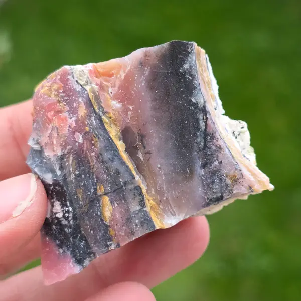 Opal roz piatra bruta (din Peru) model 8