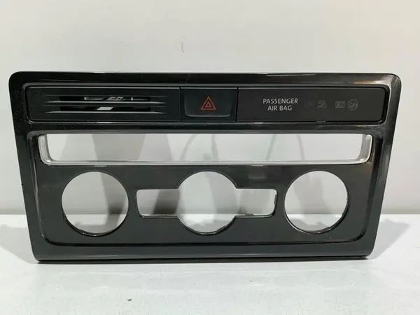 Ornament / rama panou clima cu buton avarie 510820039C Volkswagen Golf 7 Sportsvan (2012-2017)