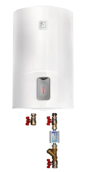 Pachet Boiler electric Ariston Lydos R 50 V, 1800W, rezervor emailat cu Titan, supapa siguranta si kit de montaj inclus