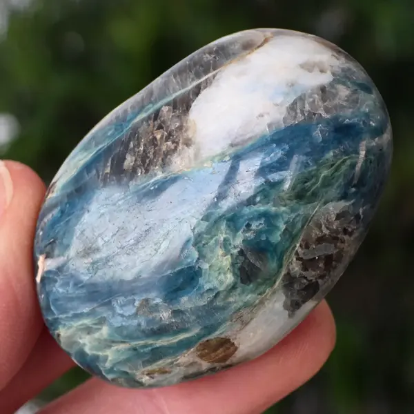 Palmstone apatit dark blue Madagascar | Model 2