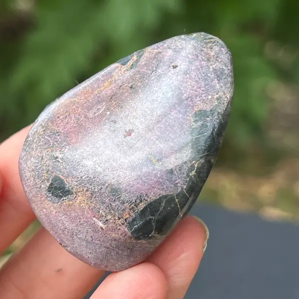 Palmstone atlantisit (stichtit, serpentin) model 3