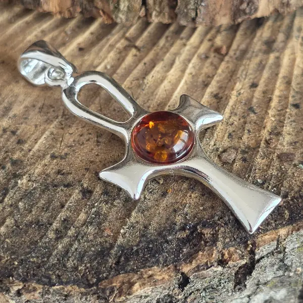 Pandantiv argint cu chihlimbar forma cruce Amber36