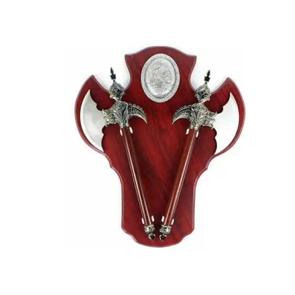 Panoplie in forma de scut cu doua topoare, lemn, maro, 55 cm