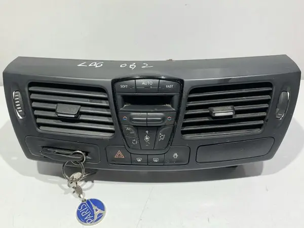 Panou comanda ac cu grila ventilatie si contact cu cheie 275100002R Renault Laguna 3 (2007-2010)