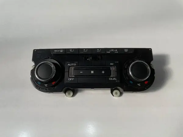 Panou comanda aer conditionat 3t0907044bk Skoda Octavia 2 facelift (2008-2013)