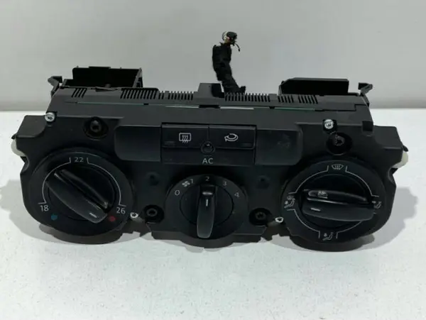 Panou comanda clima 1K1820045B Volkswagen Golf 5 (2004-2009)