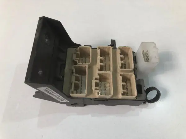 Panou sigurante 82734-05020 Toyota Avensis (2003-2008) T25