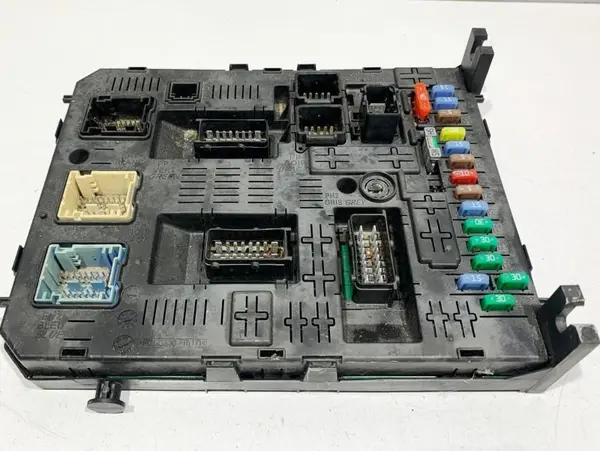 Panou / tablou sigurante 28119759 Peugeot Partner 2(2008-2012) 2.0 hdi RHH 163 cp