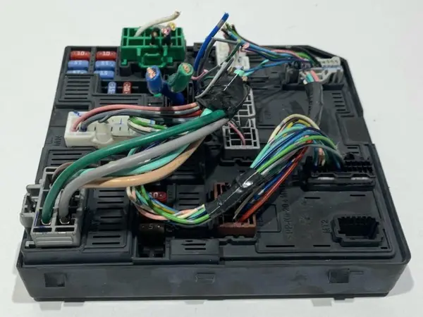 Panou / tablou sigurante 284B74BA0A Nissan Qashqai 2 (2013-2016) [J11] 1.6 dci R9M