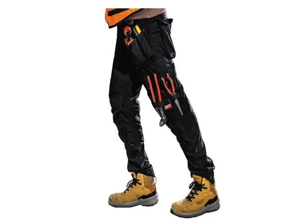 Pantaloni de lucru Milwaukee FREEFLEX Mobility, marimea 62, negru, 4932498199