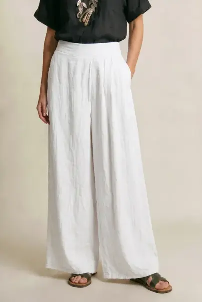 Pantaloni de vara din in cu croiala ampla si pliuri in talie, albi