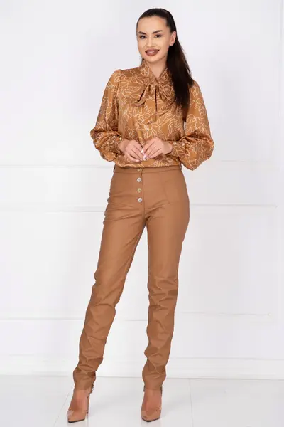 Pantaloni InPuff camel din piele ecologica si nasturi in degrade