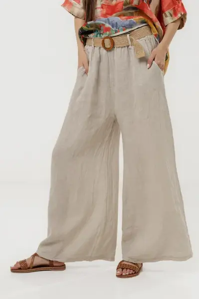 Pantaloni largi de vara, din in bej cu croi lejer si curea din sfoara