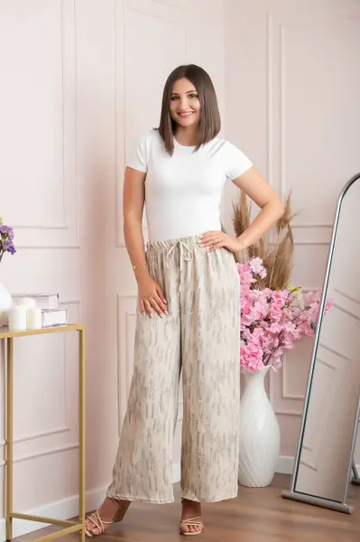 Pantaloni palazzo Vanessa cu imprimeu abstract - Crem