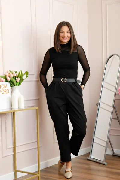 Pantaloni plus size negri cu talie elastica si curea reglabila Lillian