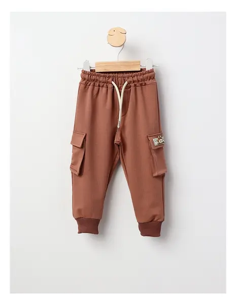 Pantaloni trening Street maro