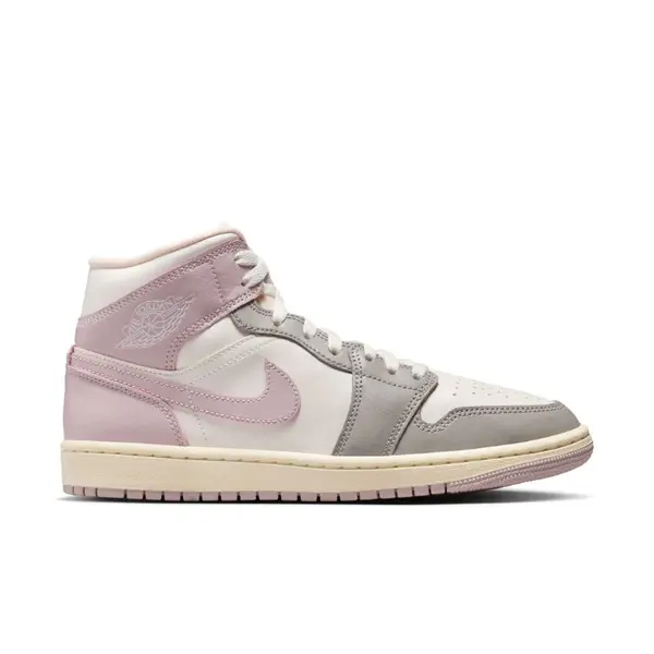 Pantofi sport Nike WMNS AIR JORDAN 1 MID