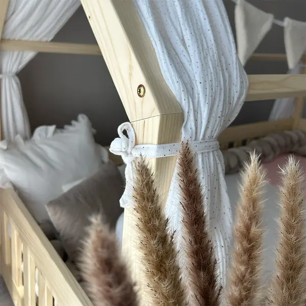 Pat copii montessori tip casuta, LittleAmy, Angel Nest, Balustrade cu bare rotunde, Natur, 90 x 180 cm