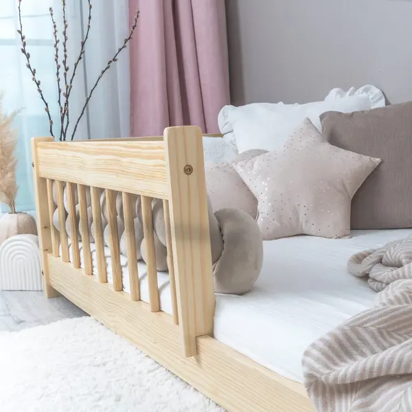 Pat pentru copii Montessori cu balustrada, Little Amy, Charlie, balustrade cu bare rotunde, Natur, 90 x 200 cm
