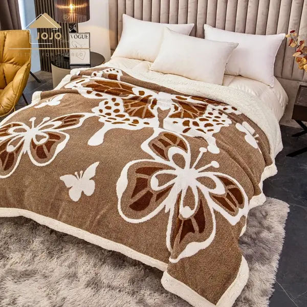 Patura CoCoLiNo cu blanita, 200x230cm, Jojo Home, Maro, Alb, Fluture