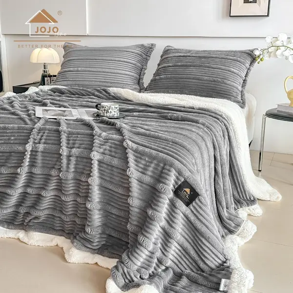 Patura CoCoLiNo cu blanita Sherpa, 200x230cm, cu Fermoar, cu 2 fete de perna 50x70cm, Jojo Home, Dungi, Gri deschis